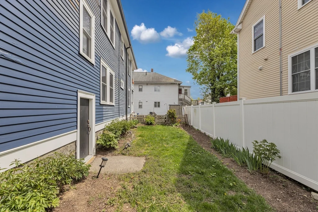 2 bed, 1 bath apartment for rent at 248 Roslindale Ave Unit 1, Roslindale — photo 4 of 22