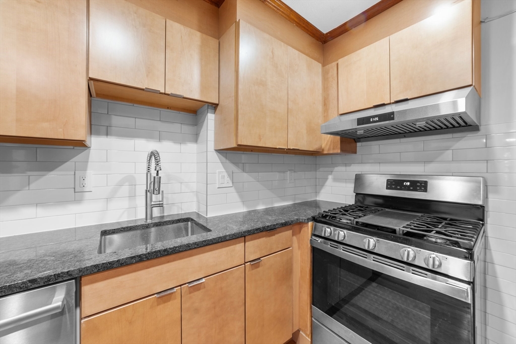 2 bed, 1 bath apartment for rent at 248 Shawmut Ave Unit 3, South End — photo 13 of 24