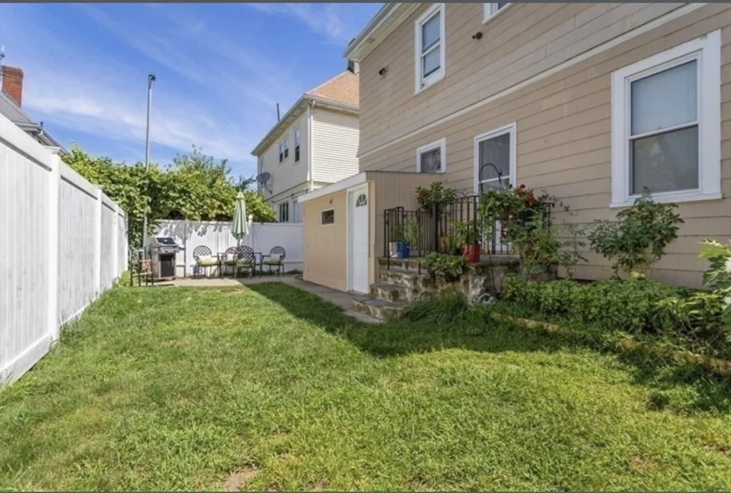 3 bed, 1 bath apartment for rent at 248 Spring St Unit 1, Medford — photo 5 of 7