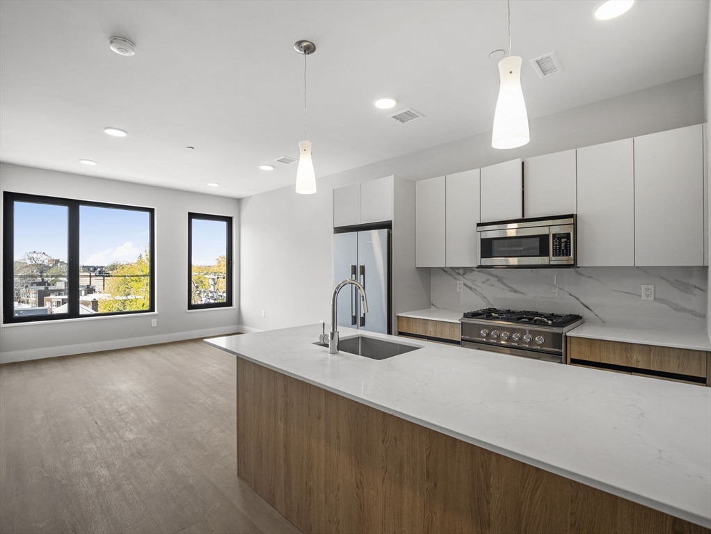 2 bed, 1 bath apartment for rent at 249 Corey Rd Unit 302, Corey Hill — photo 3 of 33