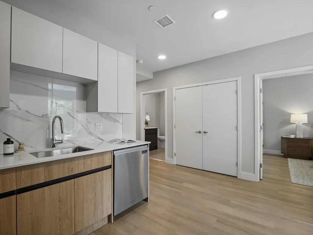 1 bed, 1 bath apartment for rent at 249 Corey Rd Unit 308, Corey Hill — photo 6 of 33