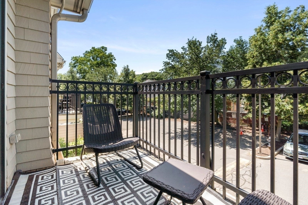 3 bed, 3 bath apartment for rent at 249 Cypress St Unit 249, Brookline — photo 15 of 26