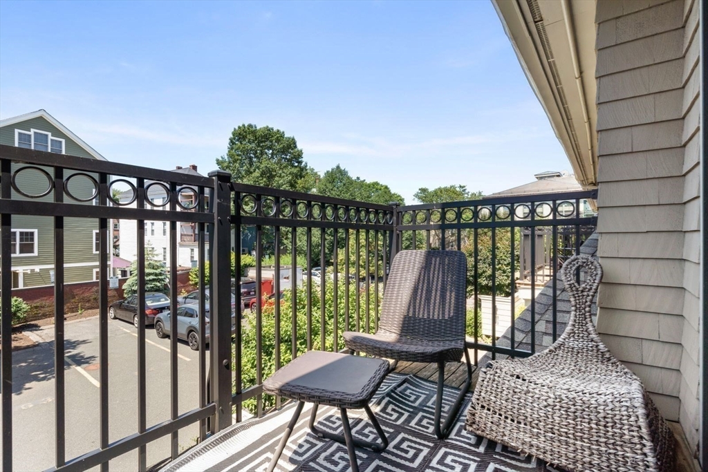 3 bed, 3 bath apartment for rent at 249 Cypress St Unit 249, Brookline — photo 14 of 26
