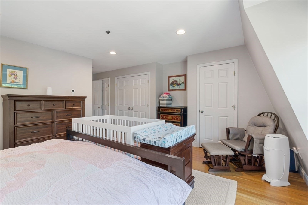 3 bed, 3 bath apartment for rent at 249 Cypress St Unit 249, Brookline — photo 20 of 26