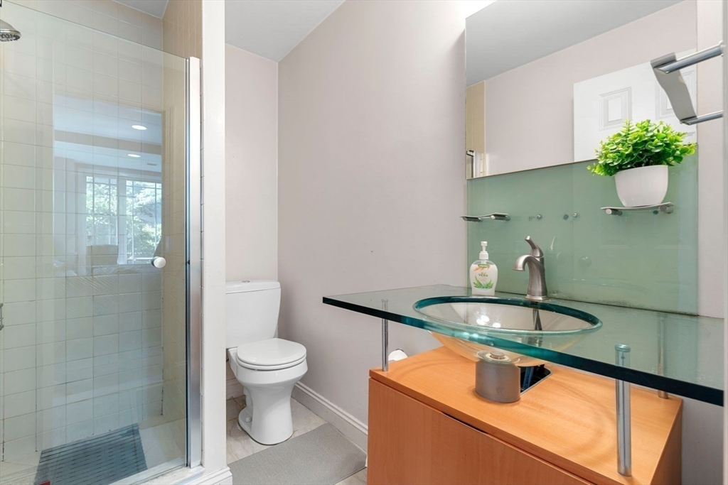 3 bed, 3 bath apartment for rent at 249 Cypress St Unit 249, Brookline — photo 5 of 26