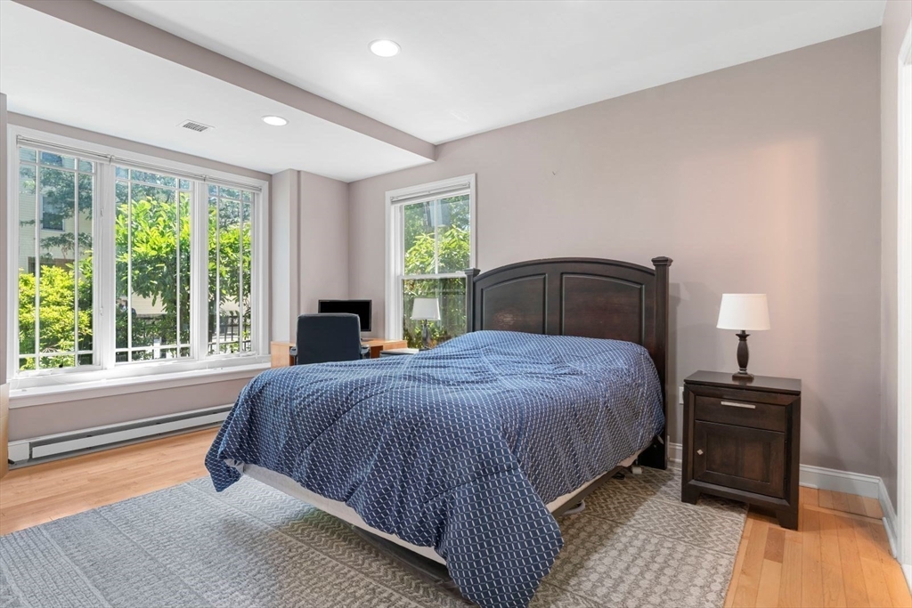 3 bed, 3 bath apartment for rent at 249 Cypress St Unit 249, Brookline — photo 4 of 26