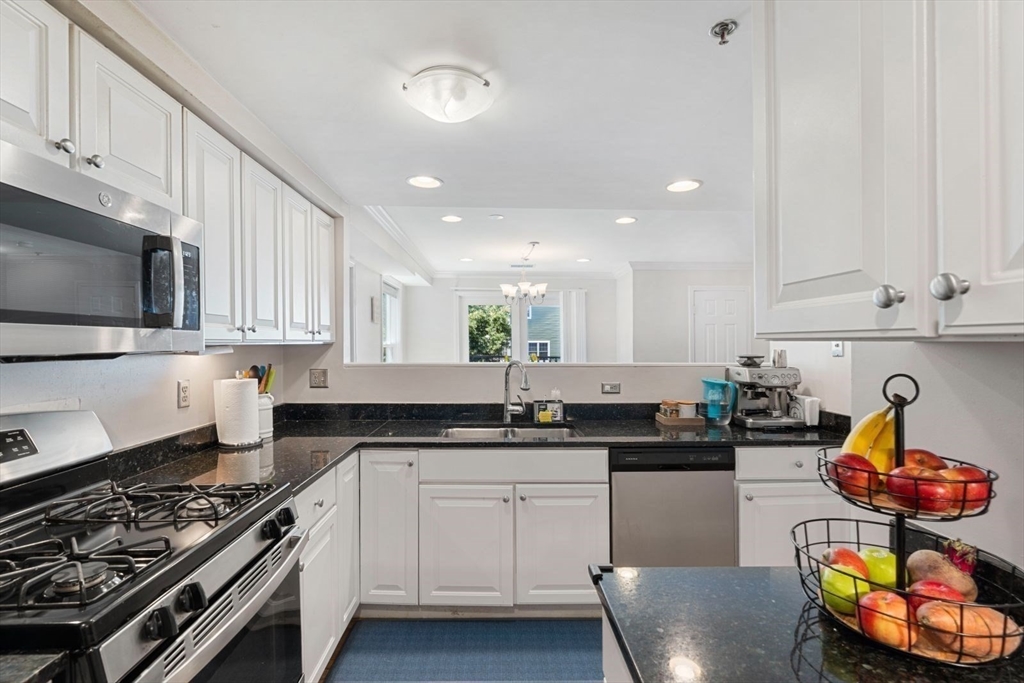 3 bed, 3 bath apartment for rent at 249 Cypress St Unit 249, Brookline — photo 12 of 26