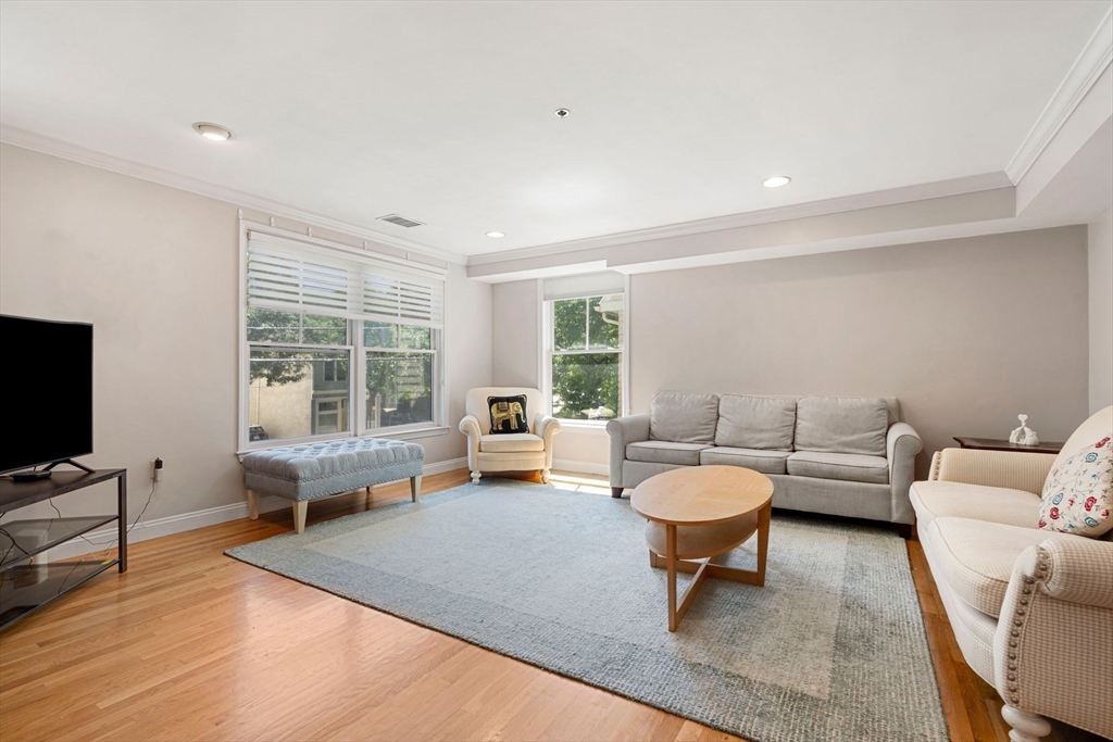 3 bed, 3 bath apartment for rent at 249 Cypress St Unit 249, Brookline — photo 9 of 26