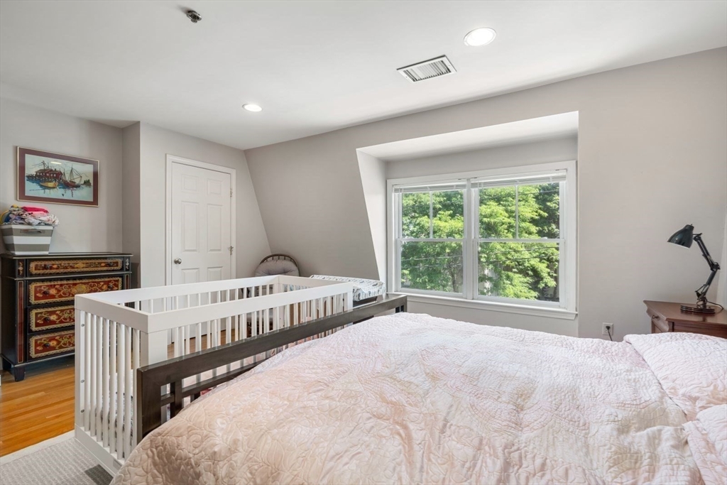 3 bed, 3 bath apartment for rent at 249 Cypress St Unit 249, Brookline — photo 19 of 26