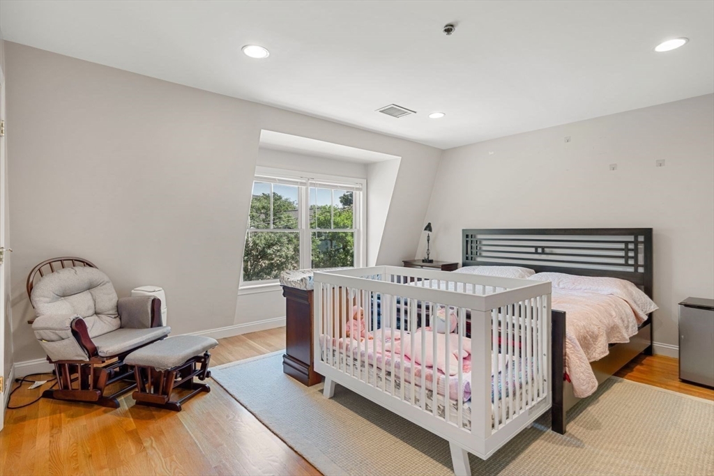 3 bed, 3 bath apartment for rent at 249 Cypress St Unit 249, Brookline — photo 18 of 26