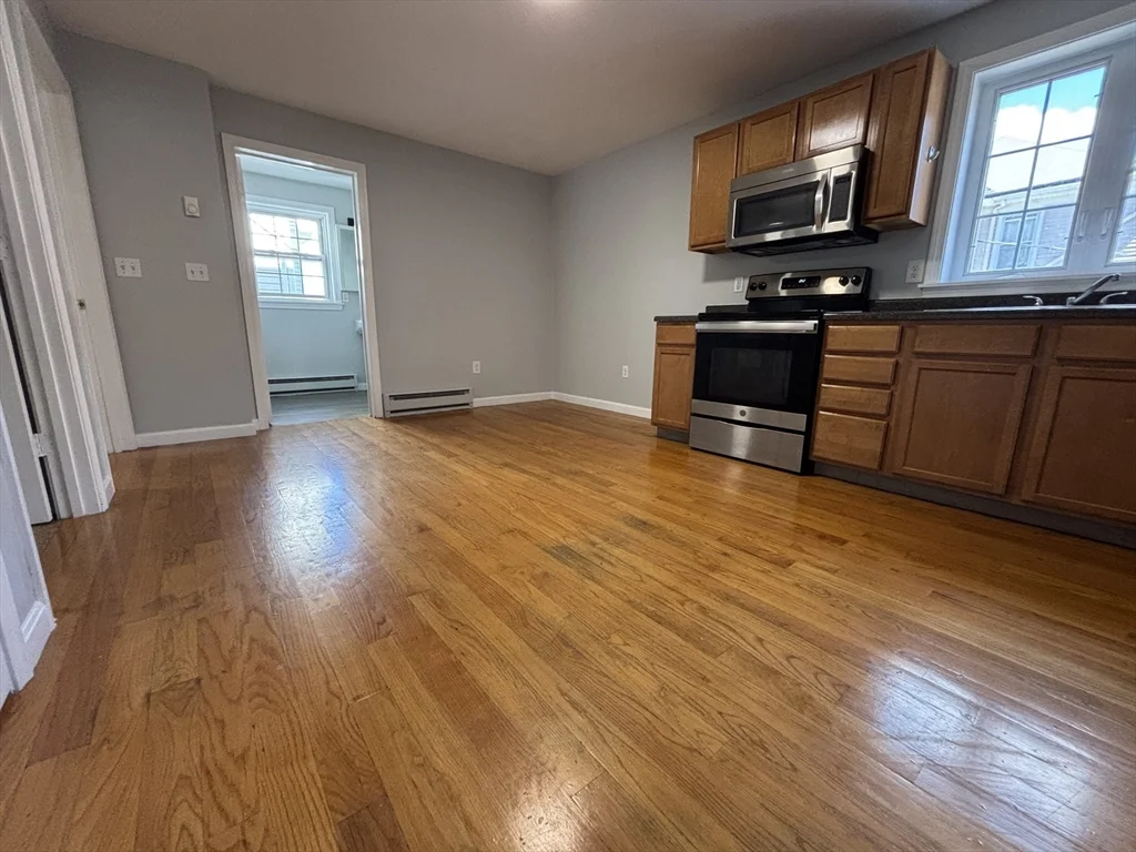 2 bed, 1 bath apartment for rent at 249 Division St Unit 1C, Fall River — photo 2 of 7