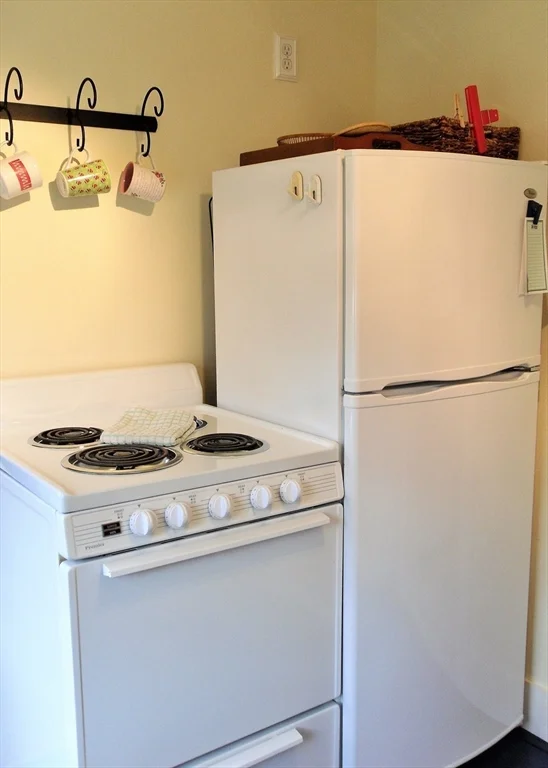 2 bed, 1 bath apartment for rent at 249 Forest St Unit A, Reading — photo 7 of 18