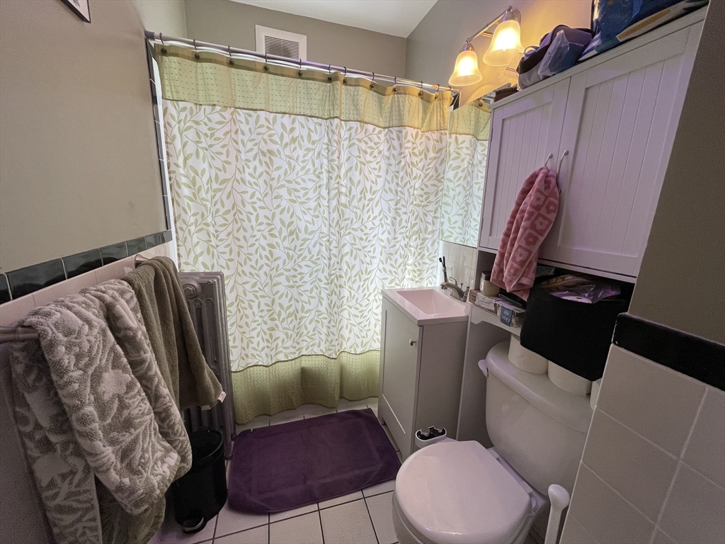 2 bed, 1 bath apartment for rent at 249 Hyde Park Ave Unit 1L, Jamaica Plain — photo 7 of 8