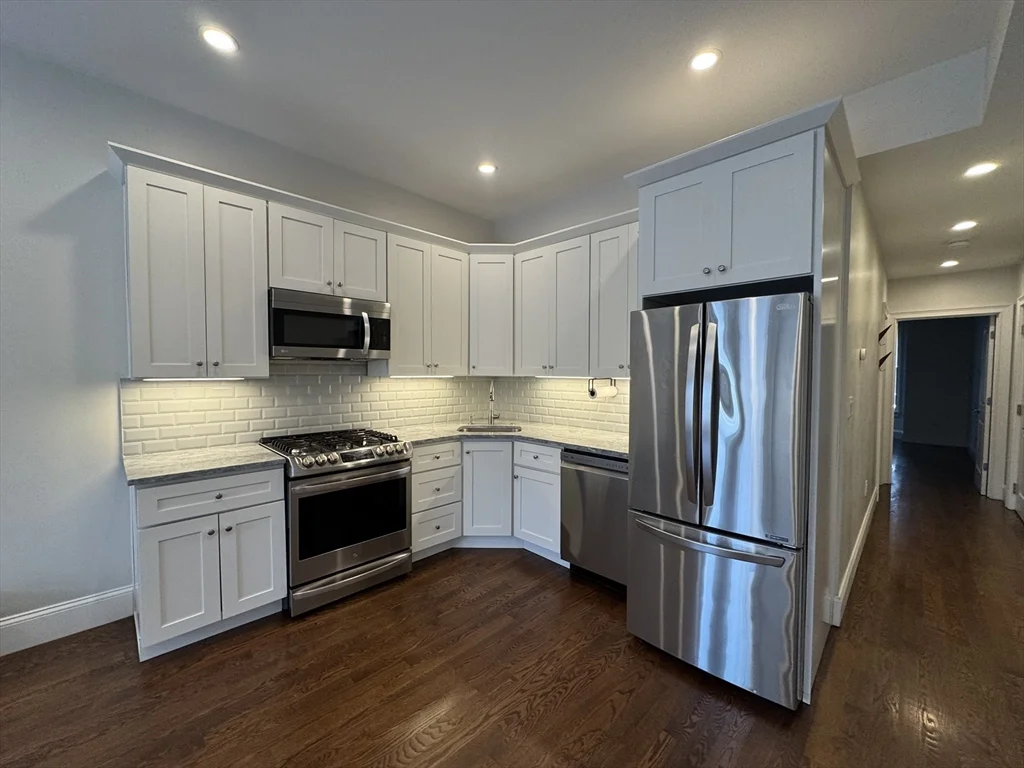 2 bed, 1 bath apartment for rent at 249 Lexington St Unit A, Eagle Hill