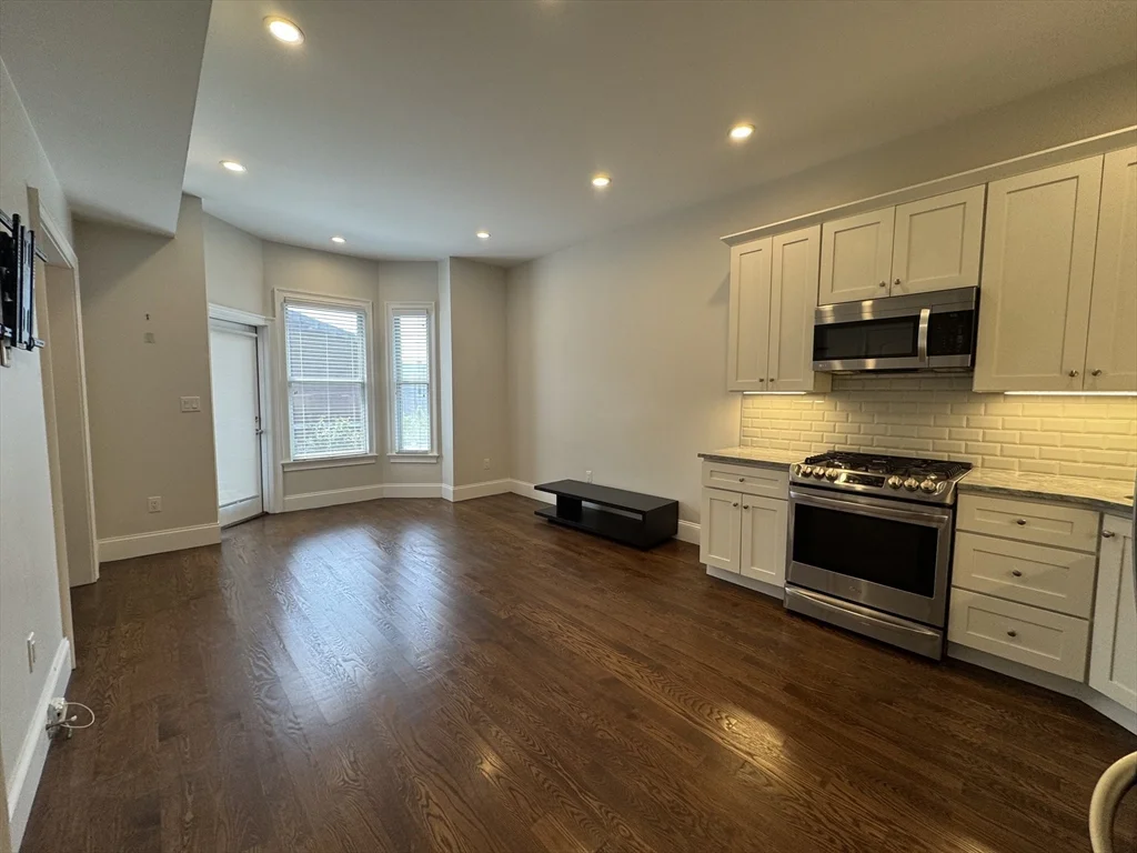 2 bed, 1 bath apartment for rent at 249 Lexington St Unit A, Eagle Hill — photo 3 of 16