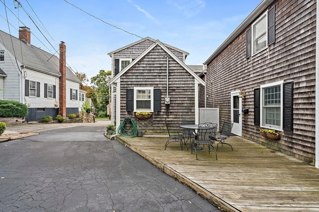 2 bed, 1 bath apartment for rent at 249 North St Unit 1, Hingham Center — photo 15 of 19