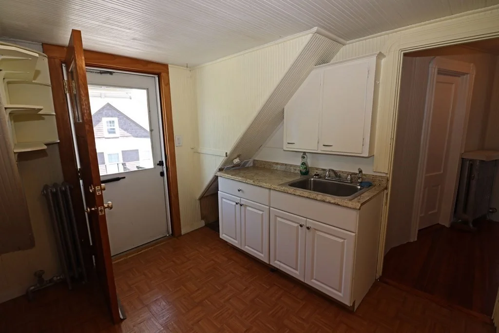 1 bed, 1 bath apartment for rent at 249 Pleasant St Unit 3, Winthrop — photo 3 of 7