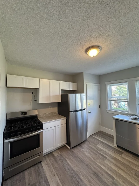 4 bed, 1 bath apartment for rent at 25 1/2 Porter St Unit 1, Taunton — photo 1 of 13