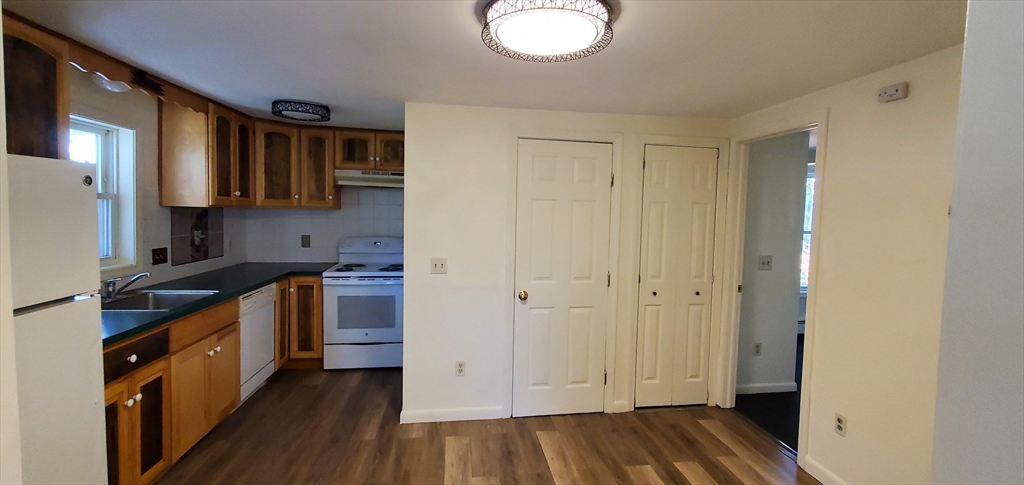 1 bed, 1 bath apartment for rent at 25-27 Brier St Unit 2, Fitchburg — photo 4 of 4