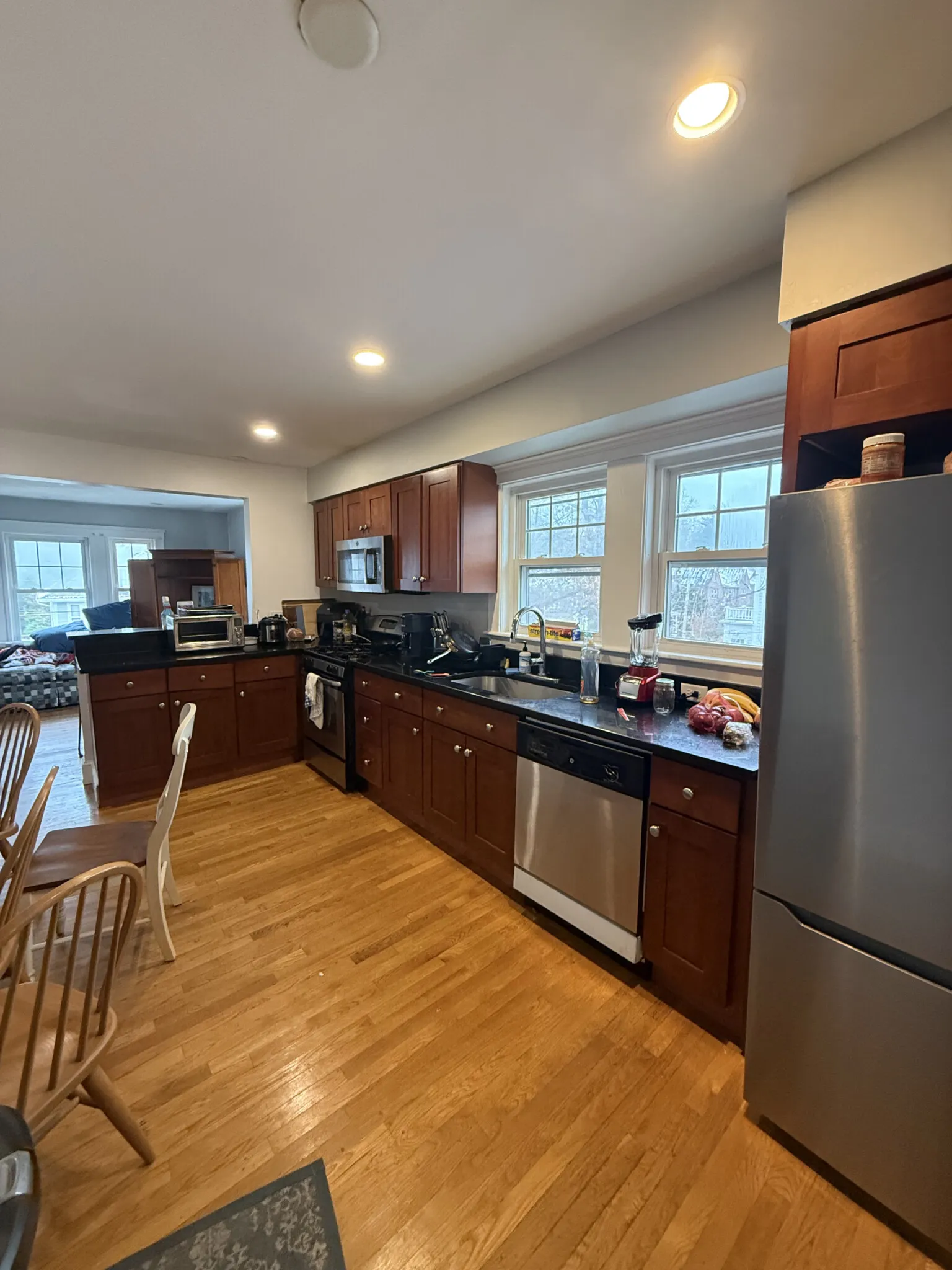 4 bed, 2 bath apartment for rent at 25-27 Crosby Rd Unit 2, Chestnut Hill — photo 3 of 12