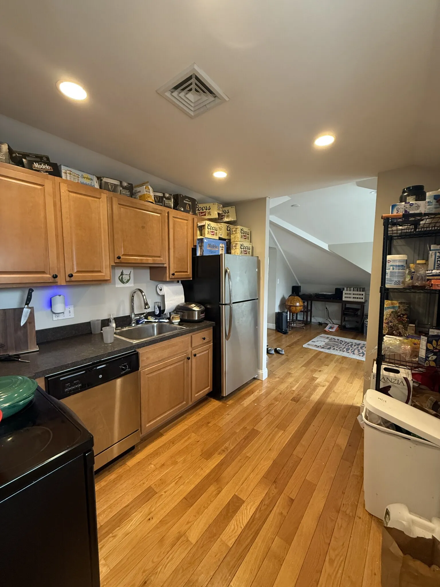 2 bed, 2 bath apartment for rent at 25-27 Crosby Rd Unit 3, Chestnut Hill — photo 2 of 11