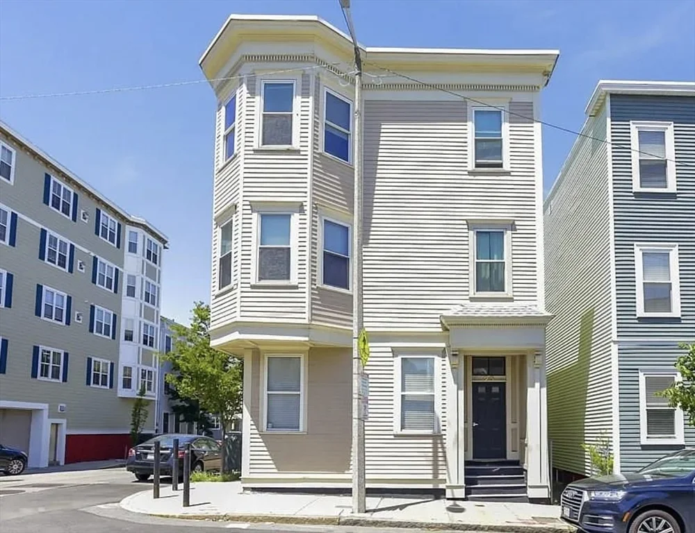 3 bed, 2 bath apartment for rent at 25-27 Dorchester St Unit 1, South Boston — photo 9 of 9