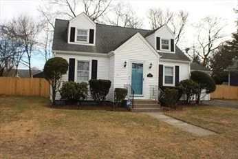 2 bed, 1 bath apartment for rent at 25-27 Ferris Ave Unit 2, East Providence — photo 1 of 19