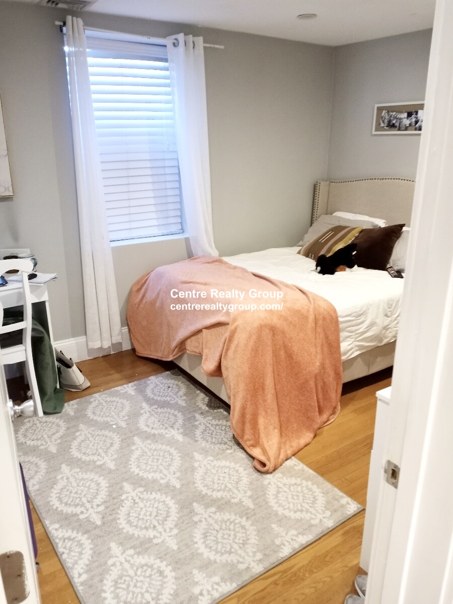 6 bed, 4+ bath apartment for rent at 25 Grant St Unit 1, Dorchester — photo 5 of 19