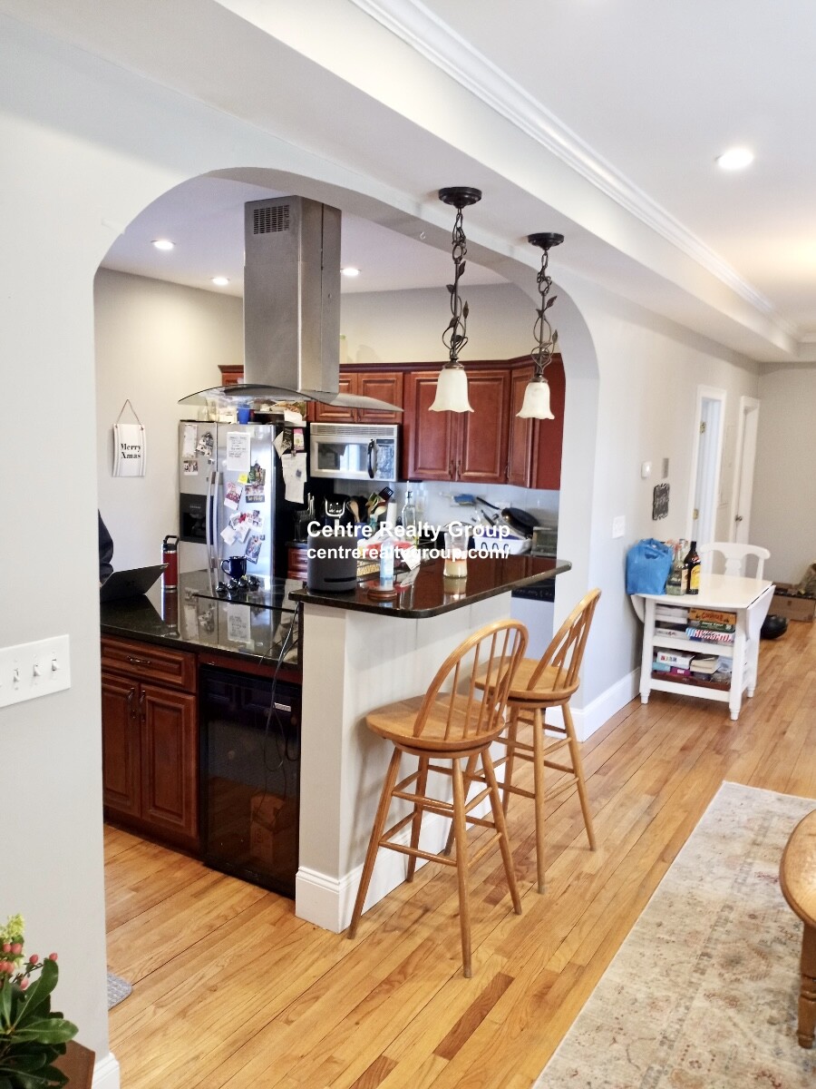 6 bed, 4+ bath apartment for rent at 25 Grant St Unit 1, Dorchester — photo 3 of 19