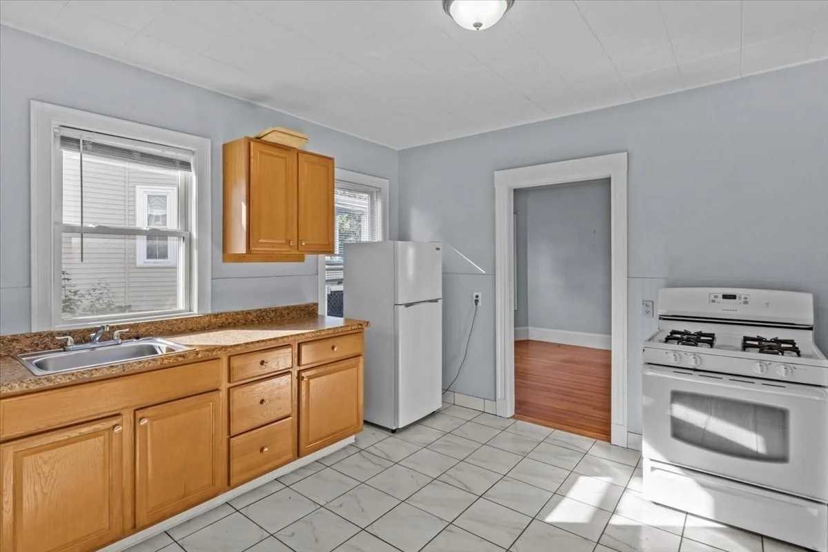 3 bed, 1 bath apartment for rent at 25-27 Kenwood Rd Unit 1, Everett