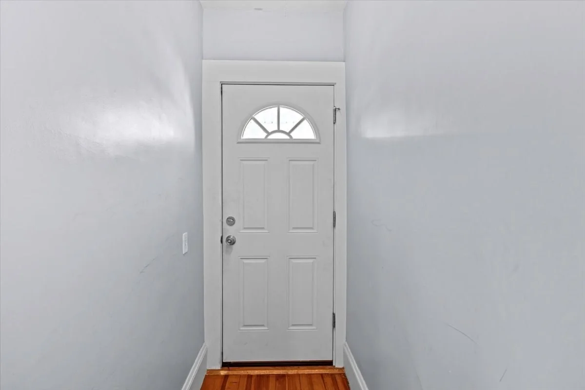 3 bed, 1 bath apartment for rent at 25-27 Kenwood Rd Unit 1, Everett — photo 16 of 19