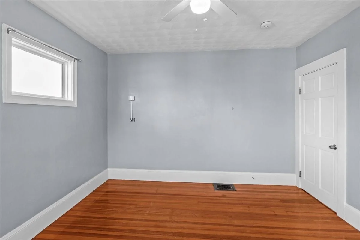 3 bed, 1 bath apartment for rent at 25-27 Kenwood Rd Unit 1, Everett — photo 12 of 19