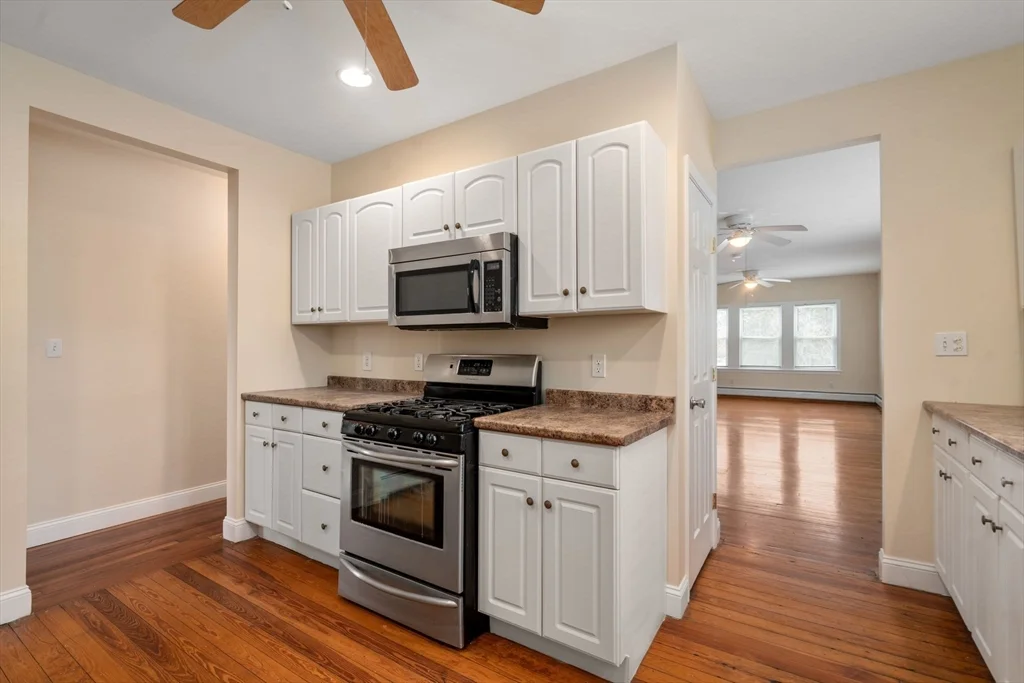 3 bed, 1 bath apartment for rent at 25-27 Lafayette St Unit 1, Fairhaven — photo 4 of 22