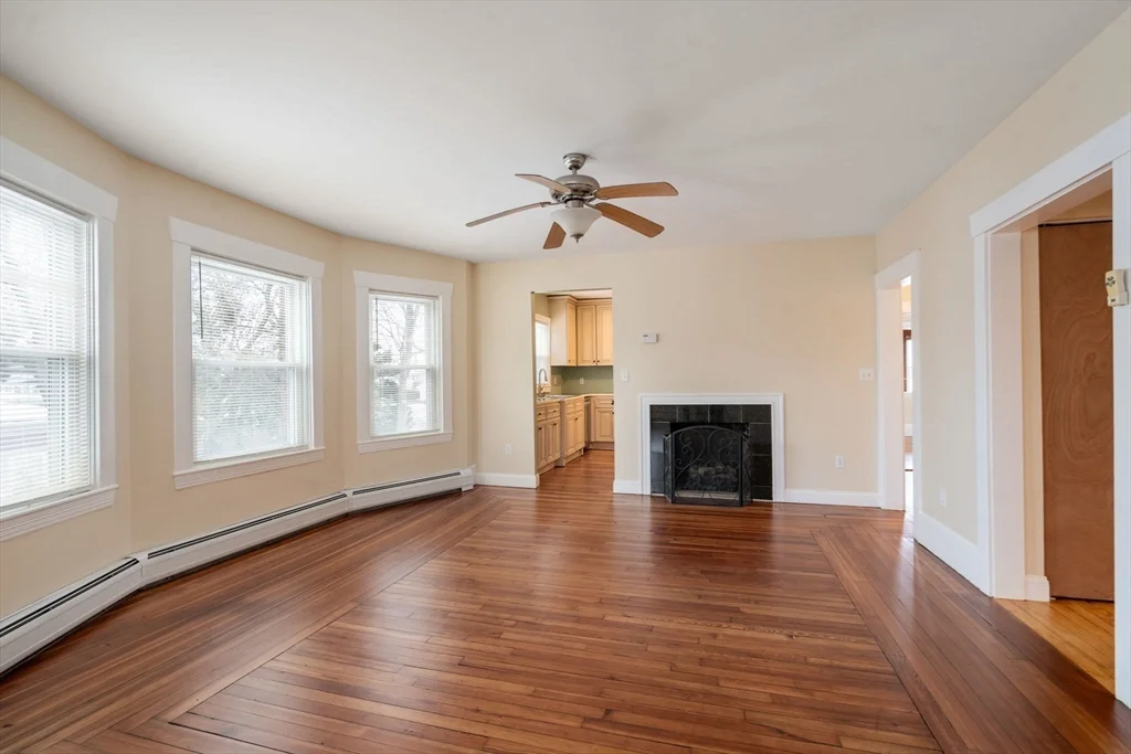 3 bed, 1 bath apartment for rent at 25-27 Lafayette St Unit 2, Fairhaven — photo 3 of 23