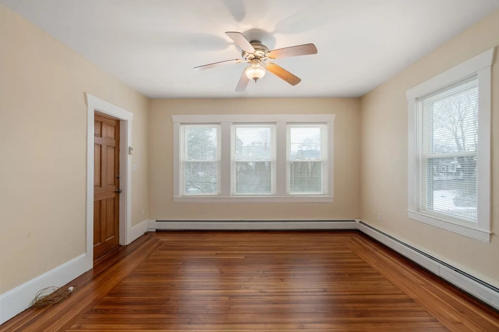 3 bed, 1 bath apartment for rent at 25-27 Lafayette St Unit 2, Fairhaven — photo 4 of 23