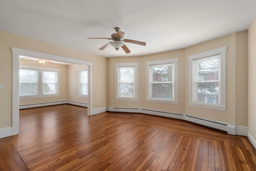 3 bed, 1 bath apartment for rent at 25-27 Lafayette Unit U2, Fairhaven — photo 1 of 25
