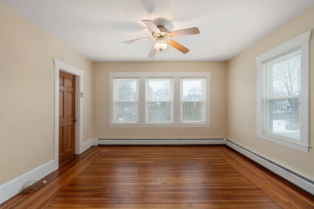 3 bed, 1 bath apartment for rent at 25-27 Lafayette Unit U2, Fairhaven — photo 2 of 25