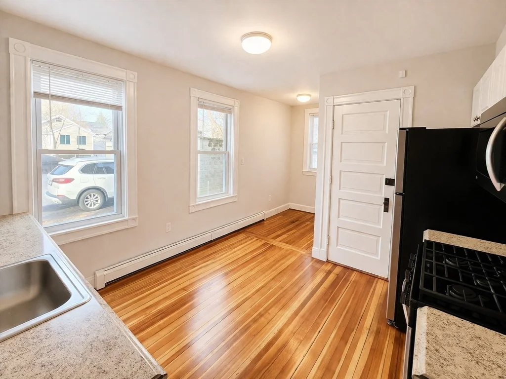 2 bed, 1 bath apartment for rent at 25-27 Marion Rd Unit 1, Belmont — photo 3 of 17