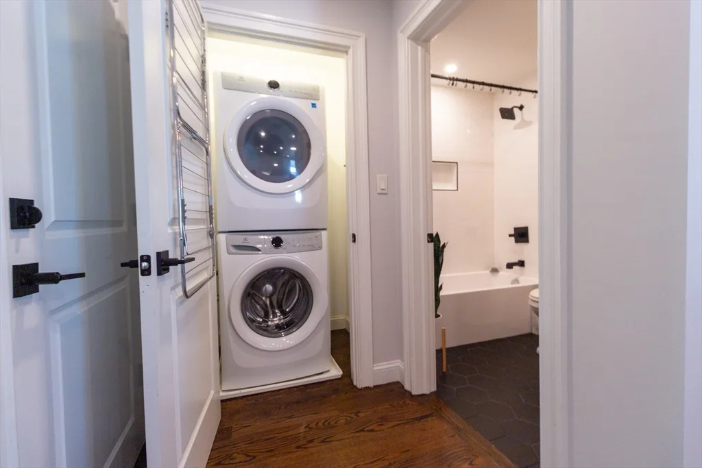 2 bed, 2 bath apartment for rent at 25-27 Suffolk Unit 3, Chelsea — photo 17 of 21