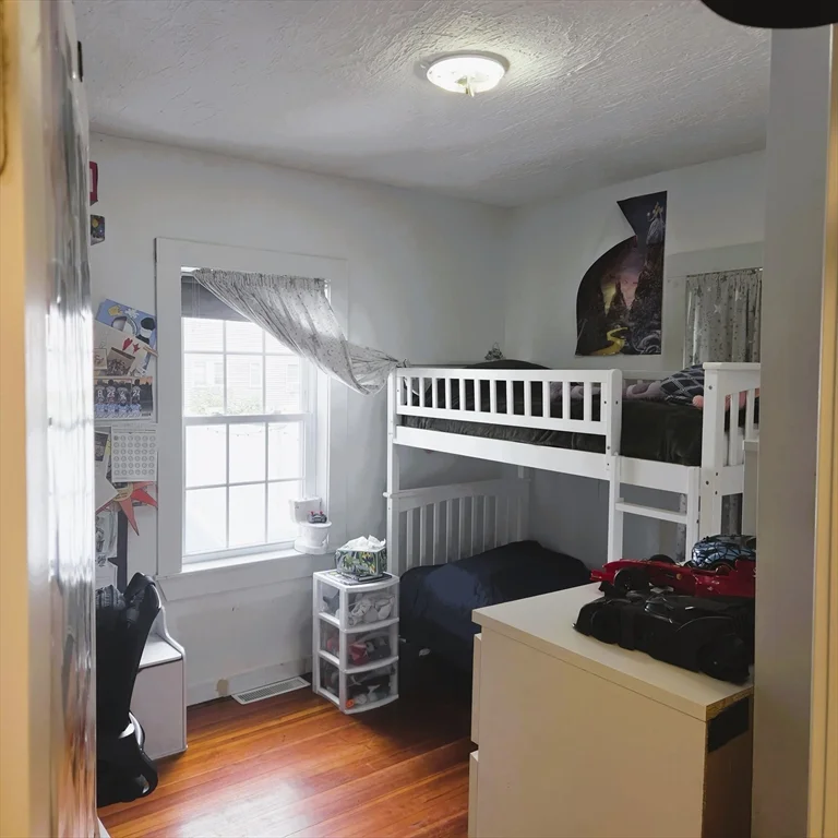 2 bed, 1 bath apartment for rent at 25 Acton St Unit 1, Watertown — photo 5 of 9
