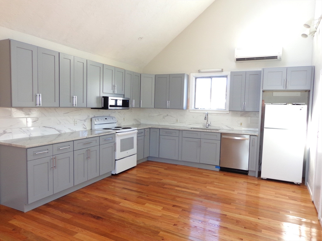 4 bed, 2 bath apartment for rent at 25 Acton St Unit 2, Watertown — photo 2 of 17