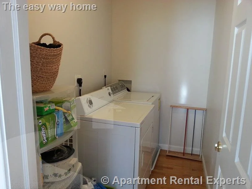 4 bed, 2 bath apartment for rent at 25 Aldrich St Unit 2, Winter Hill — photo 6 of 7
