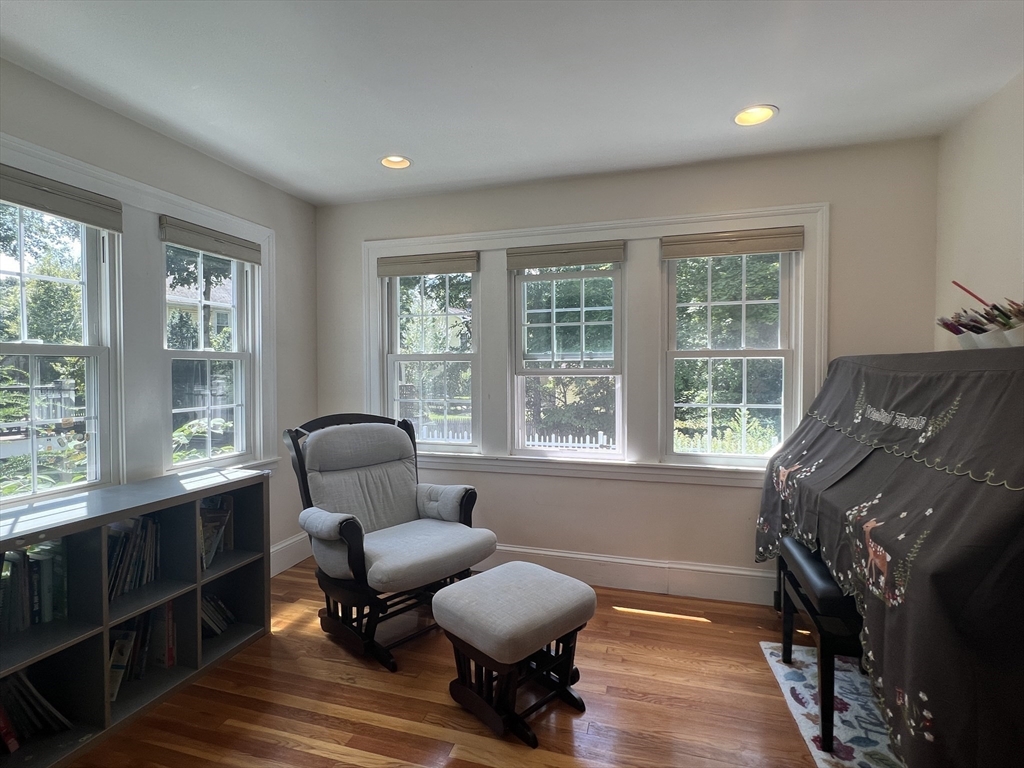 4 bed, 2 bath apartment for rent at 25 Allen Ave, Waban — photo 8 of 14