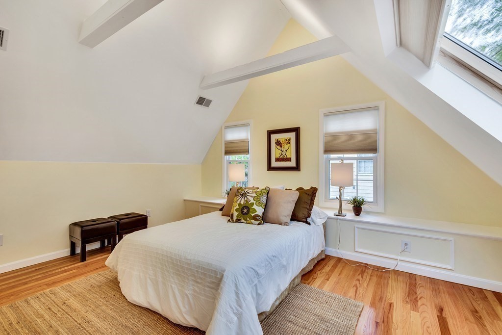 4 bed, 2 bath apartment for rent at 25 Allen Ave, Waban — photo 13 of 14