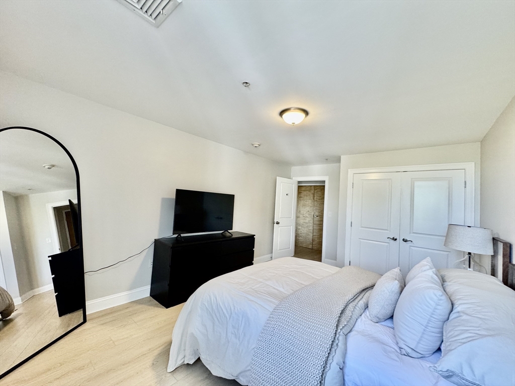 2 bed, 1 bath apartment for rent at 25 Alpine St Unit 36, Hyde Park — photo 10 of 19