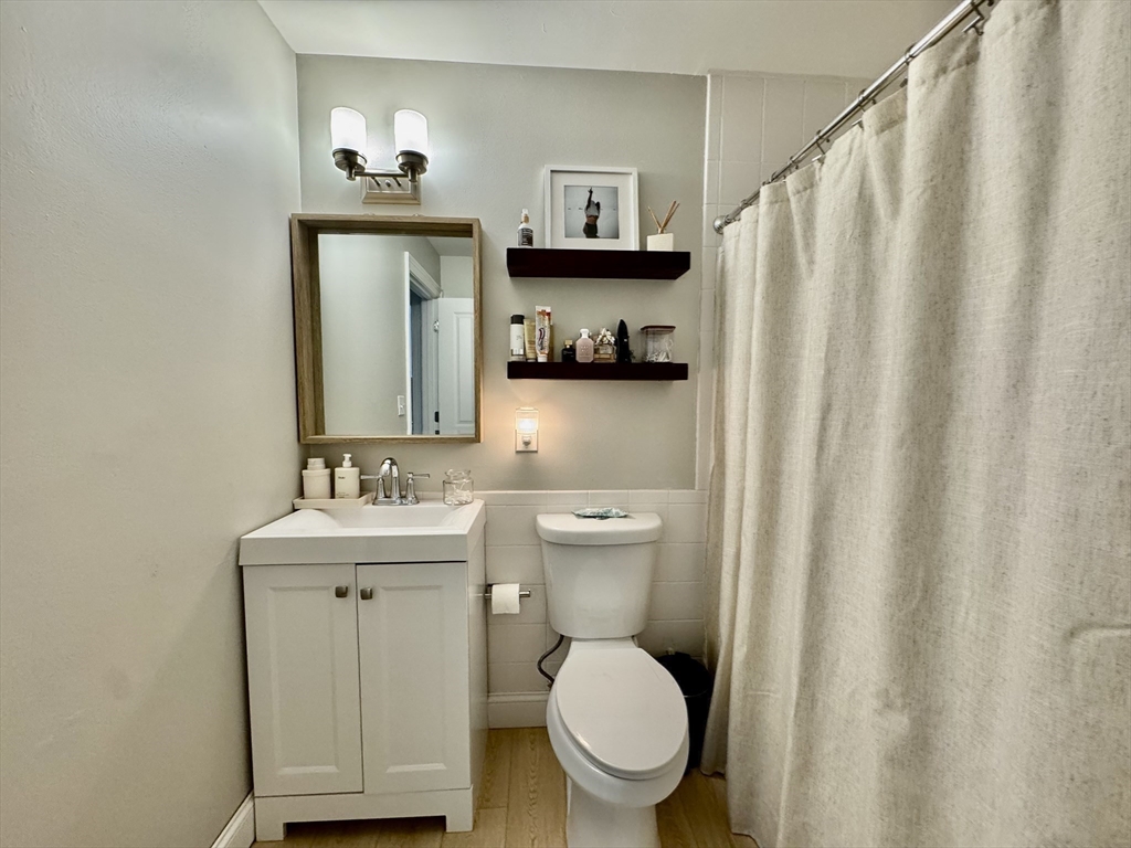 2 bed, 1 bath apartment for rent at 25 Alpine St Unit 36, Hyde Park — photo 14 of 19