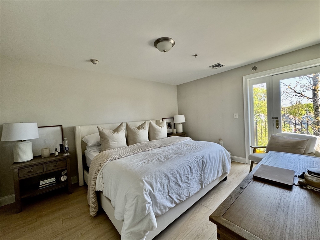 2 bed, 1 bath apartment for rent at 25 Alpine St Unit 36, Hyde Park — photo 13 of 19