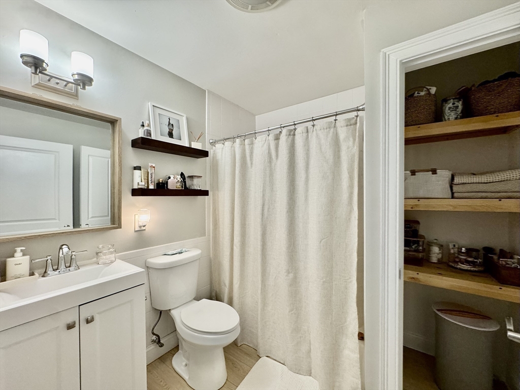 2 bed, 1 bath apartment for rent at 25 Alpine St Unit 36, Hyde Park — photo 15 of 19