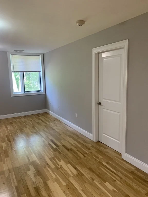 1 bed, 1 bath apartment for rent at 25 Alpine St Unit 9, Hyde Park — photo 8 of 18