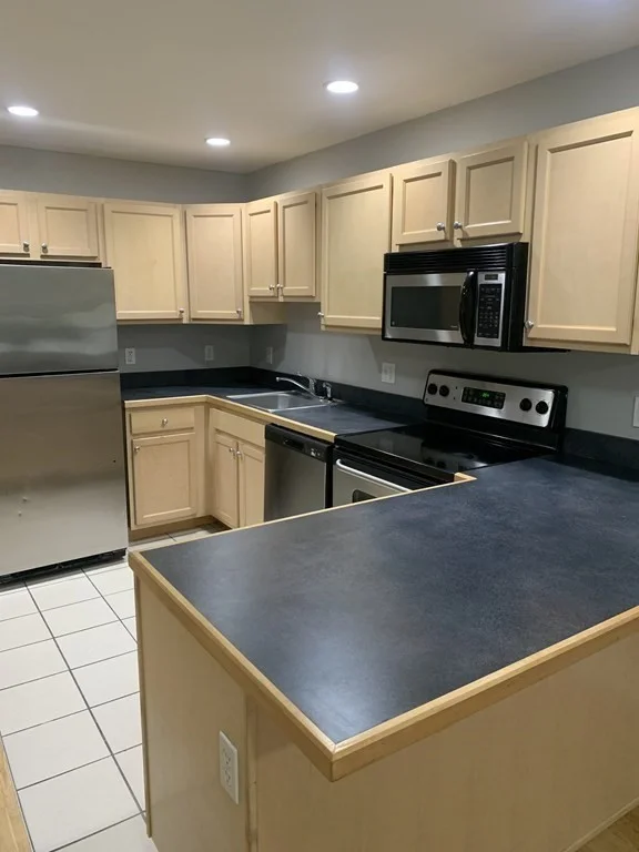 1 bed, 1 bath apartment for rent at 25 Alpine St Unit 9, Hyde Park — photo 2 of 18